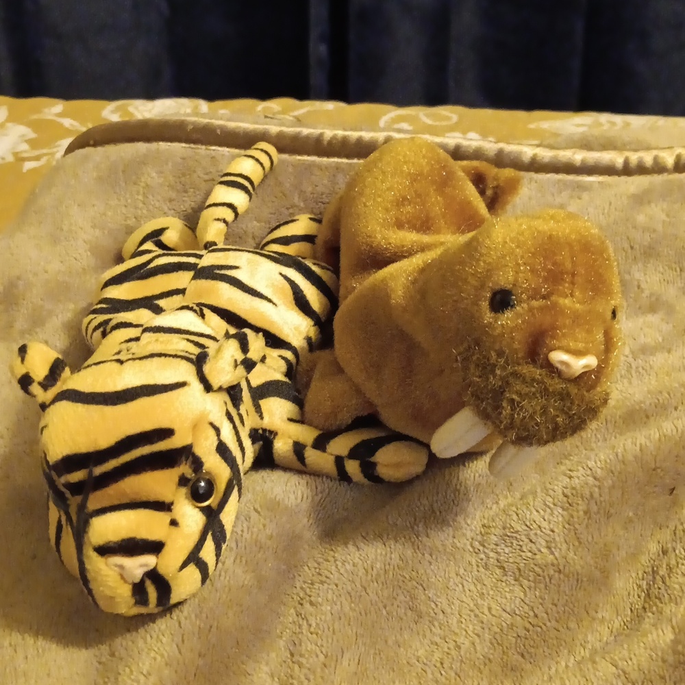 BEANIE BABIES TIGER AND WALRUS
